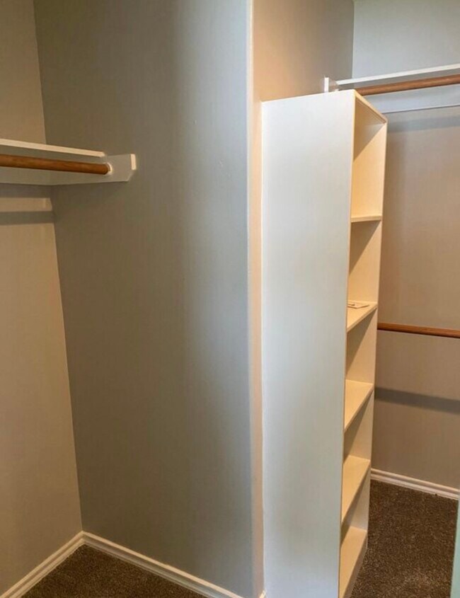 Building Photo - 13015 Peppergate Ln