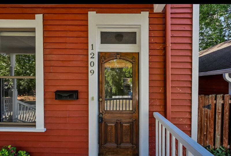 Building Photo - 1209 Polk St