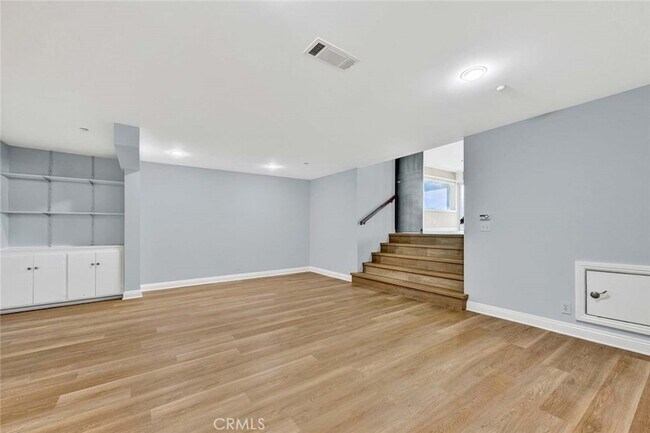 Building Photo - 3921 Calle Real