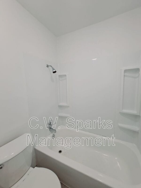 Building Photo - 3517 Hillridge Dr