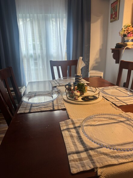 Building Photo - 1618 Sycamore St