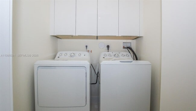 Building Photo - 6415 NW 102nd Path