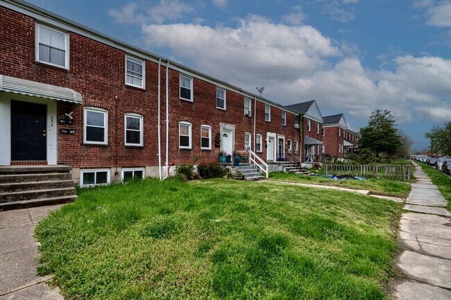 Building Photo - 2976 Cornwall Rd