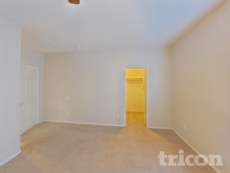 Building Photo - 42756 W Elizabeth Ave