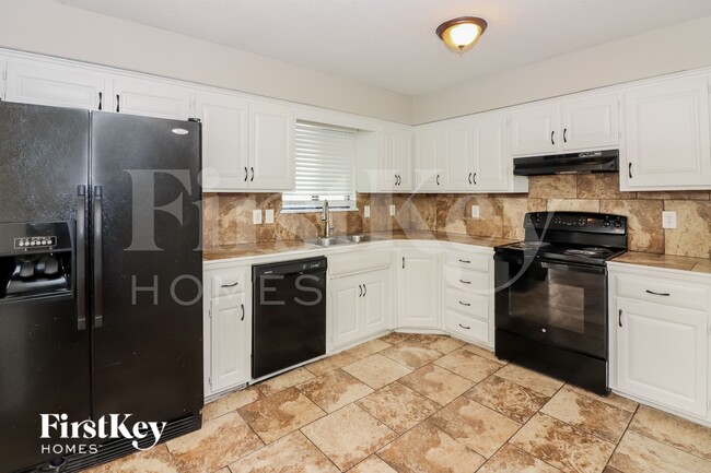 Building Photo - 14411 Craig Ave