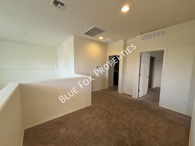 Building Photo - 4170 N Thurston Ln