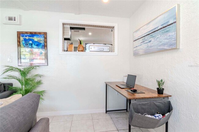 Building Photo - 1528 W River Shore Way