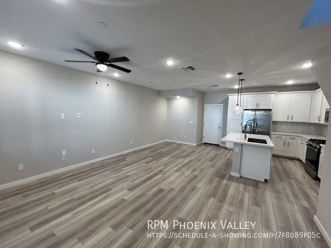 Building Photo - 3 Bed / 2.5 Bath Gilbert Townhome GATED Co...