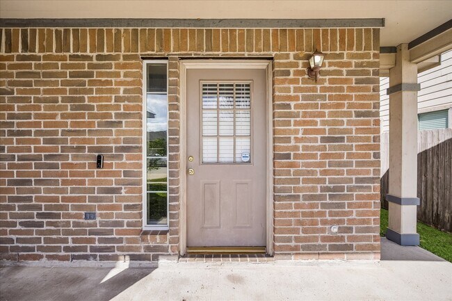 Building Photo - 19811 Shores Edge Dr