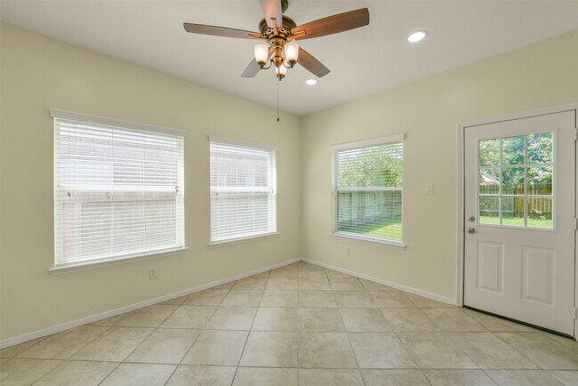Building Photo - 2414 Falcon Knoll Ln