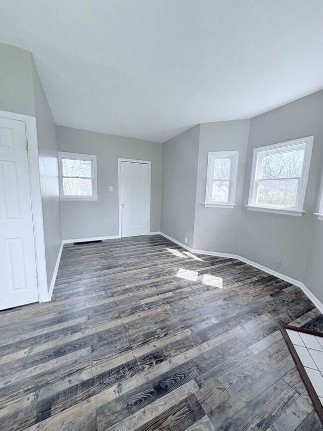 Building Photo - Charming 1 bed 1 baths in Columbus!