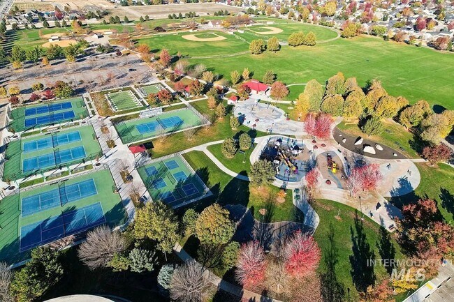 Building Photo - Suburban Dream: Exquisite 3BR Retreat with Modern Comforts and a Pet-Friendly Yard in Meridian