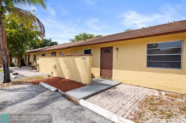 Building Photo - 4325 NW 5th Ave