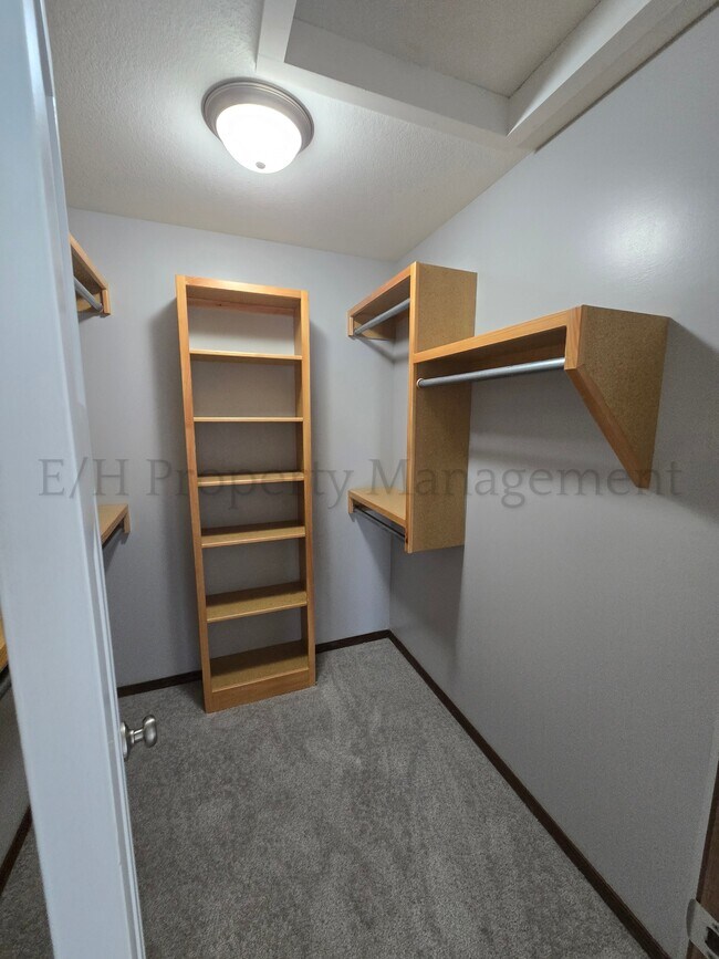 Building Photo - 5917 Millsboro St