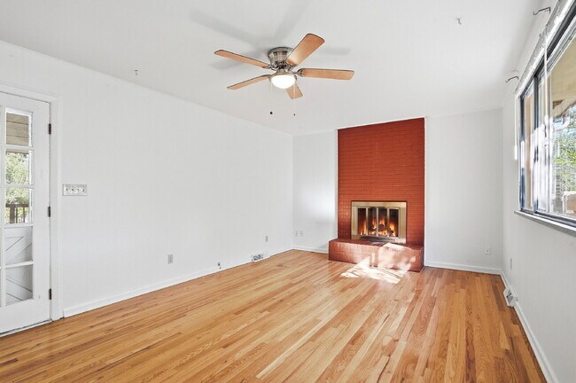 Building Photo - $2,695.95, 3-Bed, 2-Bath, Ranch House in Littleton with Great Fenced in Yard!