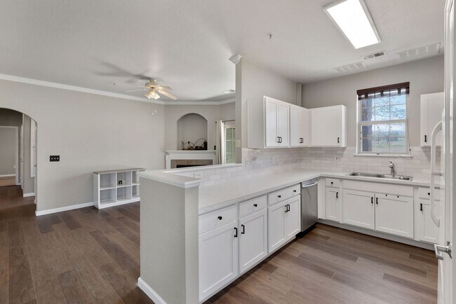 Building Photo - 5620 Fossil Creek Pkwy