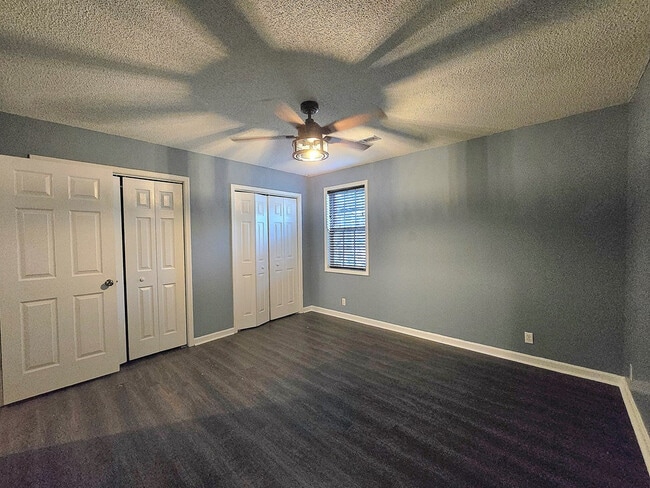 Building Photo - 160 Pinnacle Ct