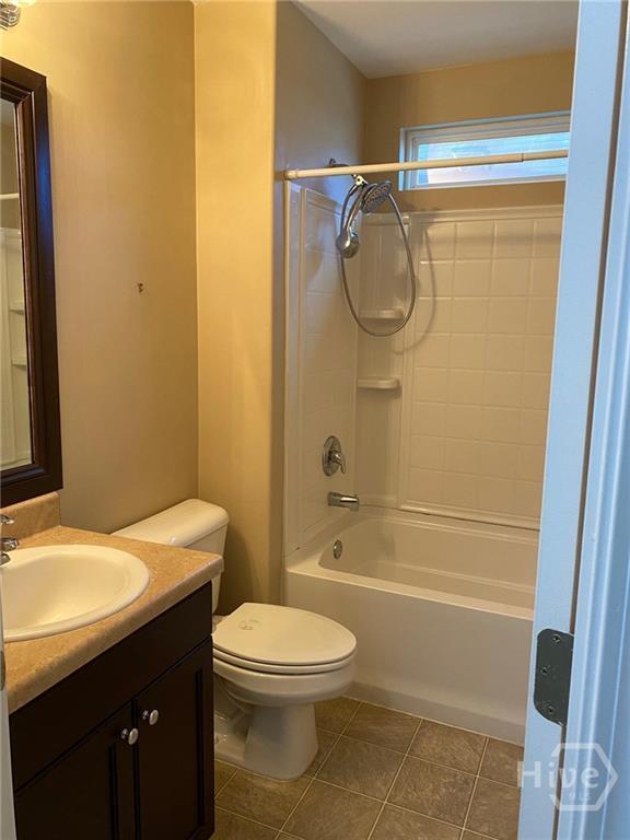 Building Photo - 550 Summer Hill Way