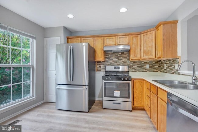 Building Photo - 1804 Manorfield Ct
