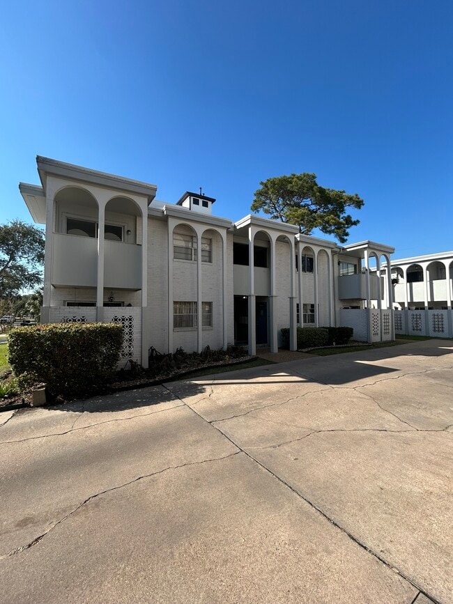 Building Photo - 2318 Dorrington St