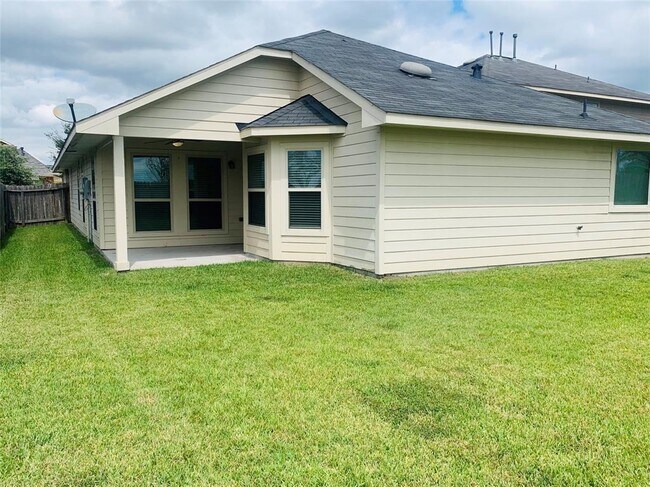 Building Photo - 21603 Palaramo Ct