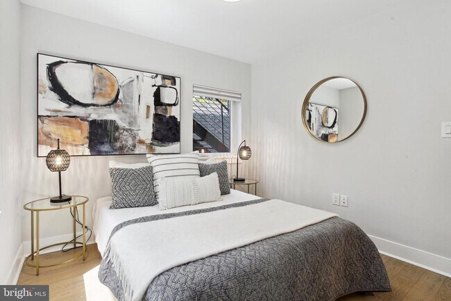 Building Photo - Welcome to this Modern 2BR/2BA condo located in Brookland