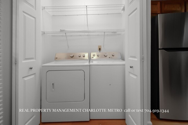 Building Photo - Charming HOME in Prime South Charlotte Location!