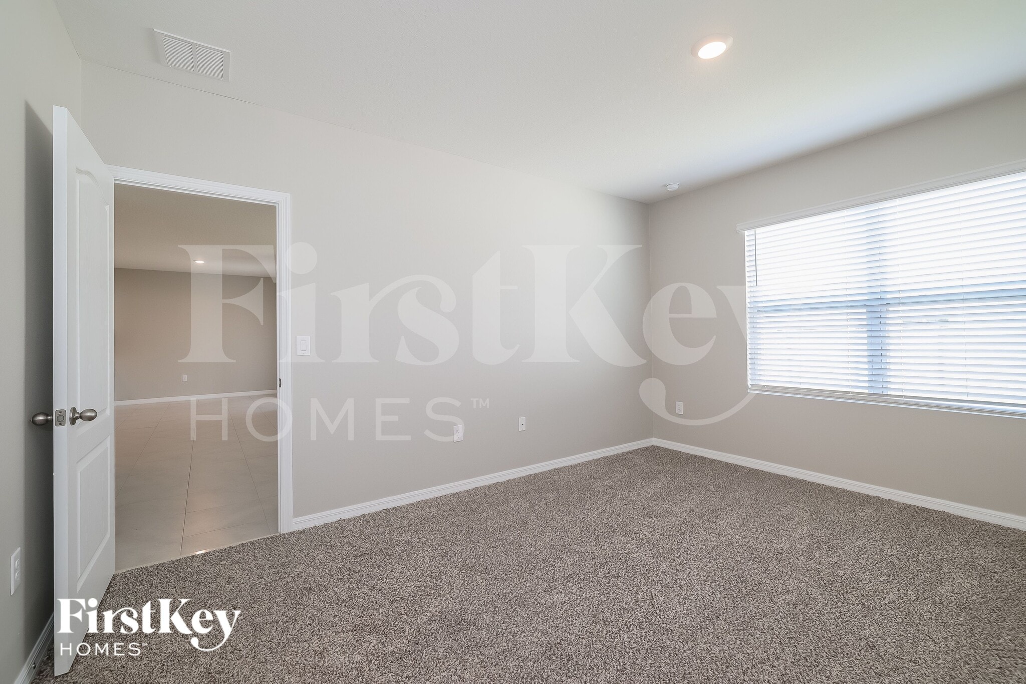 Building Photo - 709 Kindred Ln