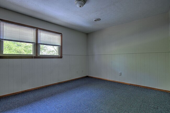 Building Photo - 409 Cypress St