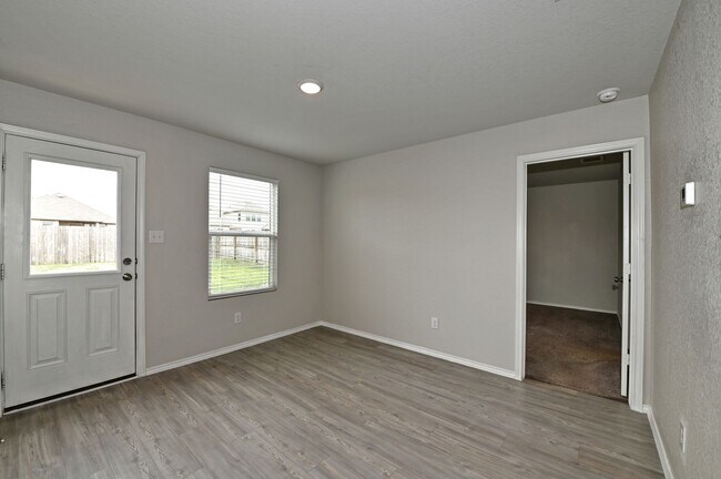 Building Photo - 7927 Dovers Den