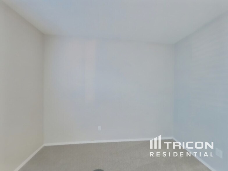 Building Photo - 6642 E Northridge St