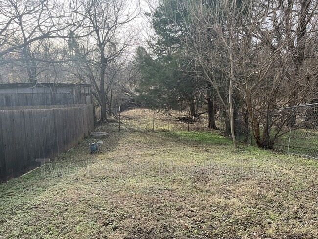 Building Photo - 8910 Oak Valley Dr