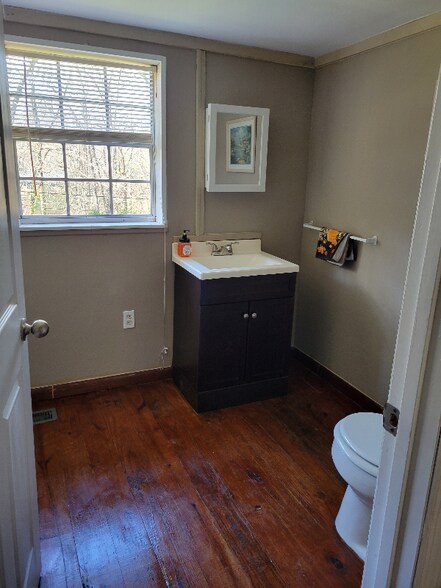 Building Photo - 895 W Schmitt Rd