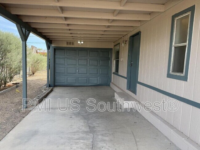 Building Photo - 314 Riverwood Ln