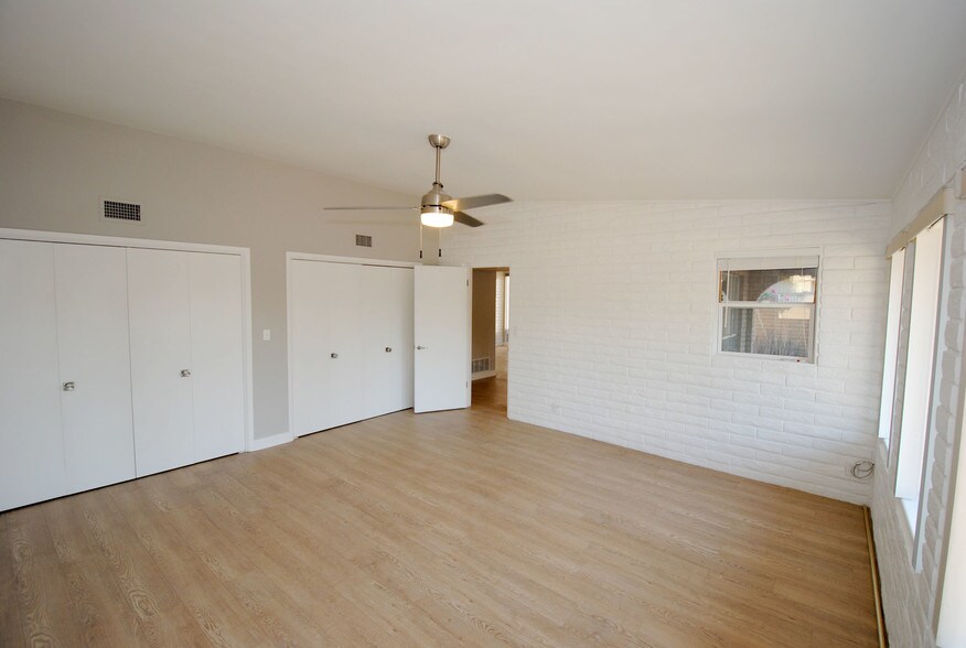 Building Photo - 3703 E Montecito Ave