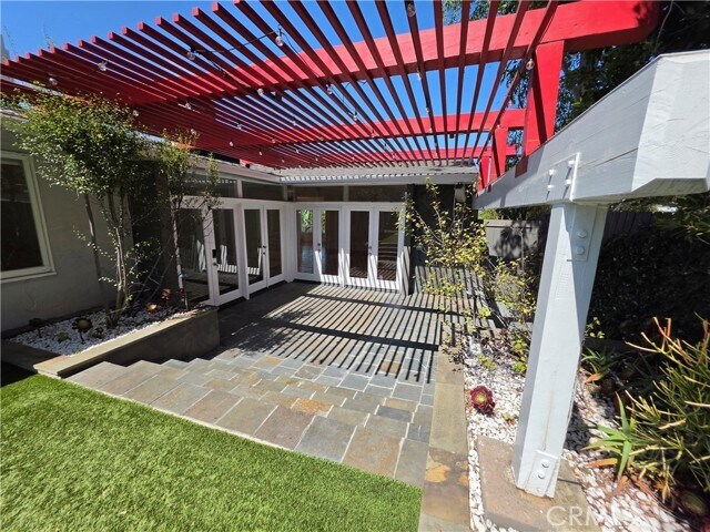 Building Photo - 310 S Thurston Ave