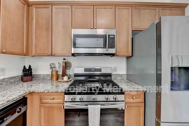 Building Photo - 1213 Harris Commons Pl