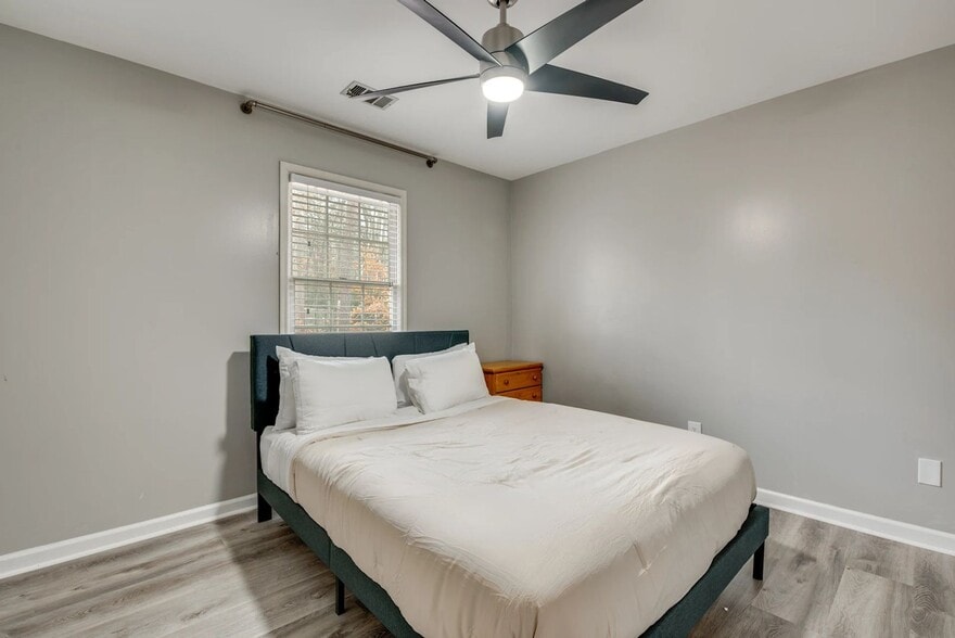Building Photo - 2093 Breconridge Dr S W