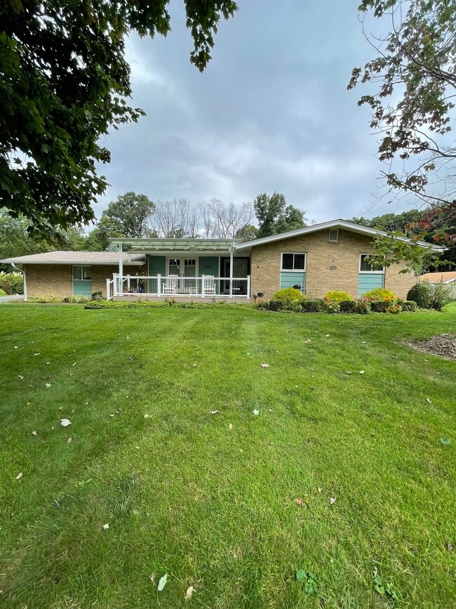 House - 3923 Hardt Dr