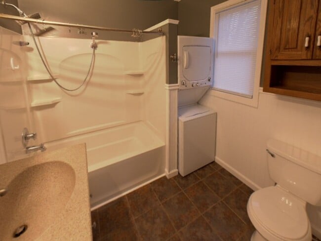 Building Photo - 310 E Market St