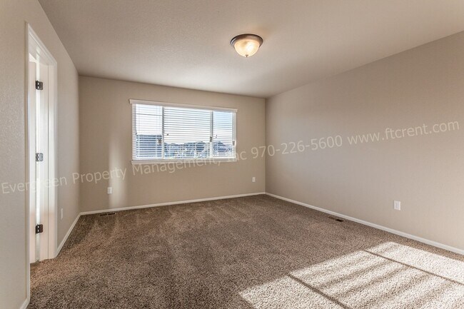 Building Photo - 570 Lapis Pl