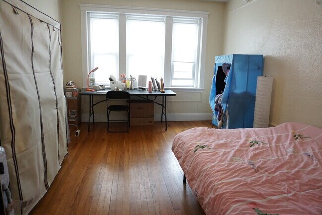 Building Photo - 55 Linden St