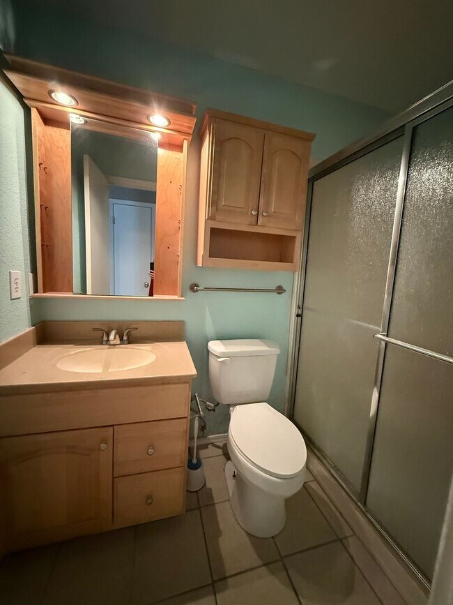 Building Photo - For Rent – 3 Bed | 2 Bath Duplex in Broken Arrow Schools