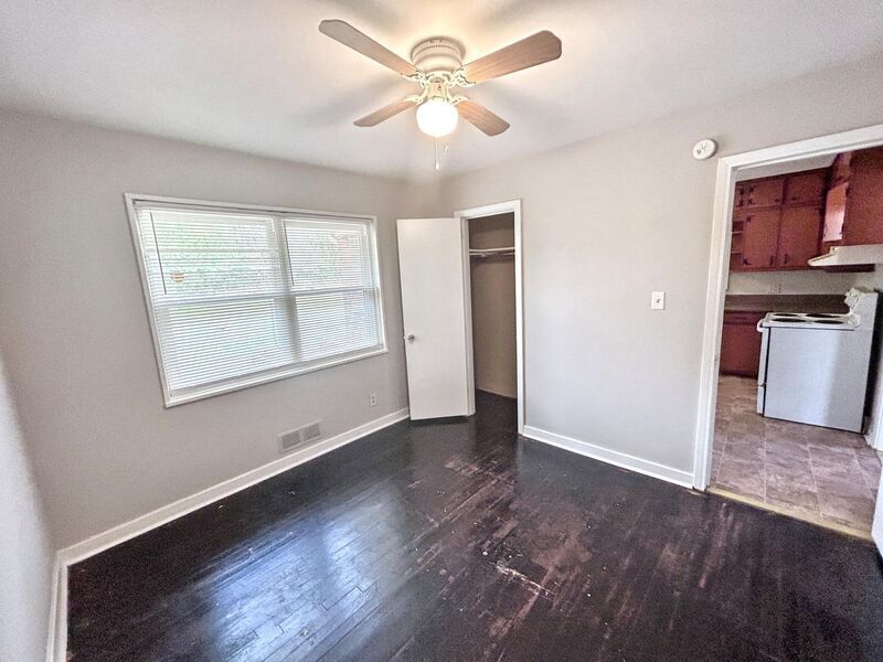 Building Photo - 9877 Redcliff Rd