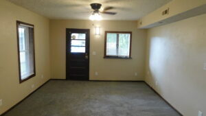 Building Photo - 1 bedroom duplex on West side