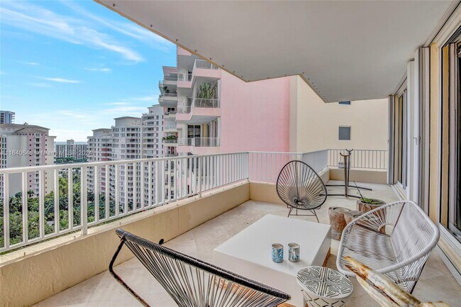 Building Photo - 781 Crandon Blvd