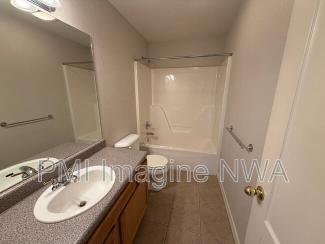 Building Photo - 111 E Rock St