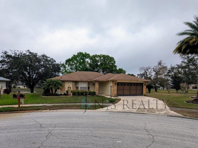 Primary Photo - 55+ Community: 2/2/2 1605sqft lakefront co...