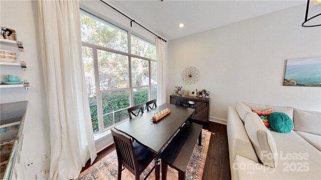 Building Photo - 2058 Atherton Heights Ln