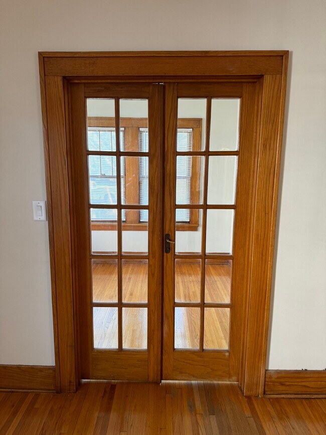 Building Photo - 1002 B St